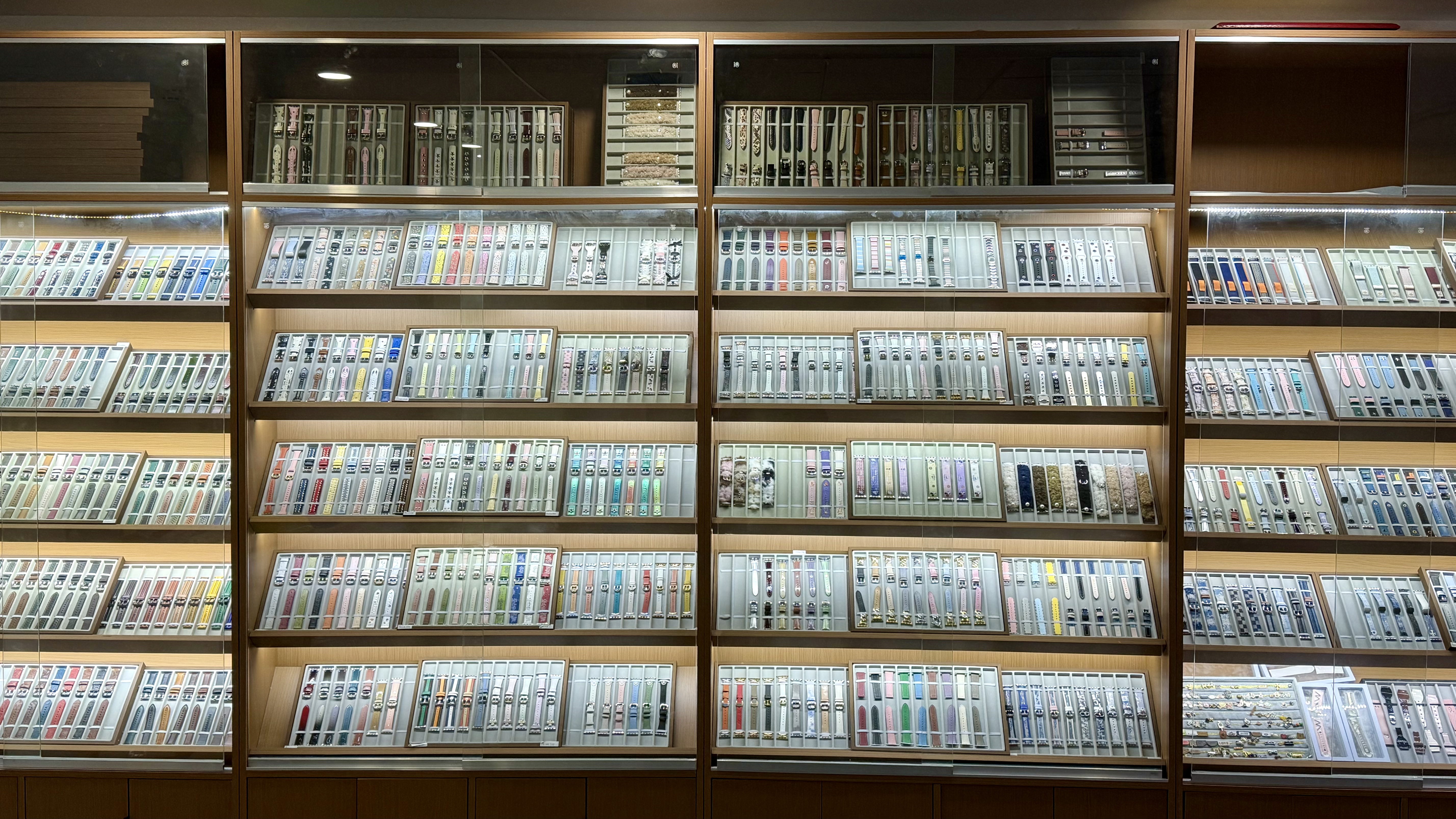展柜图.jpg